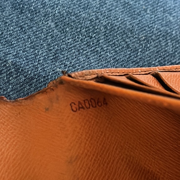 LV International Orange Epi long wallet - Picture 12 of 12